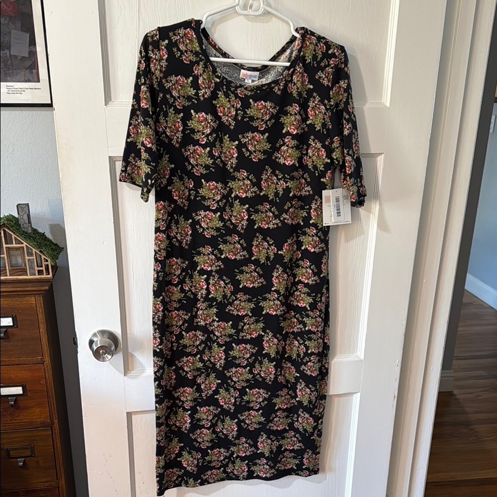 LuLaRoe Black Sheath Midi Dress 3/4 Sleeve Crew Neck